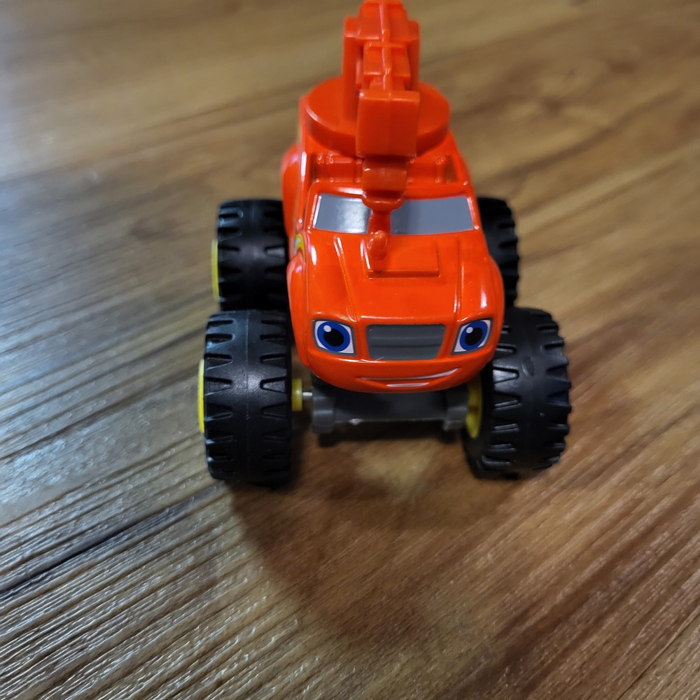 Blaze and the Monster Machines Construction Blaze Hook Tow Truck Diecast - Picture 2 of 5